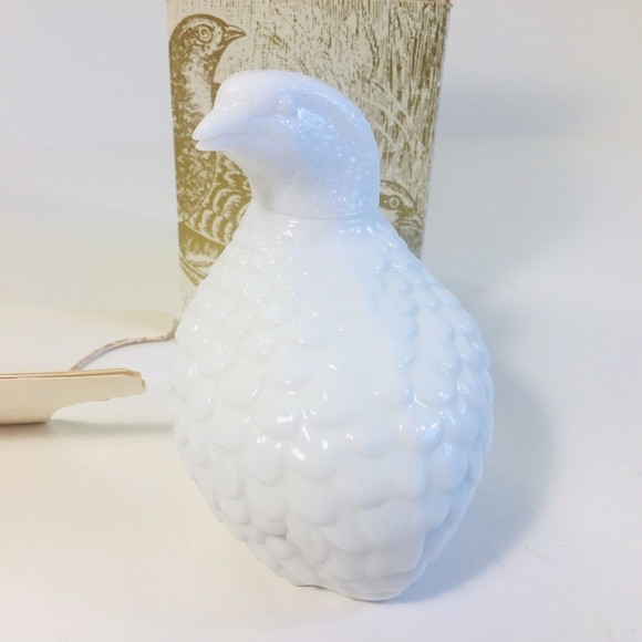 Vintage Avon THE PARTRIDGE Unforgettable Cologne White Glass Partridge UN-Used - Picture 7 of 10
